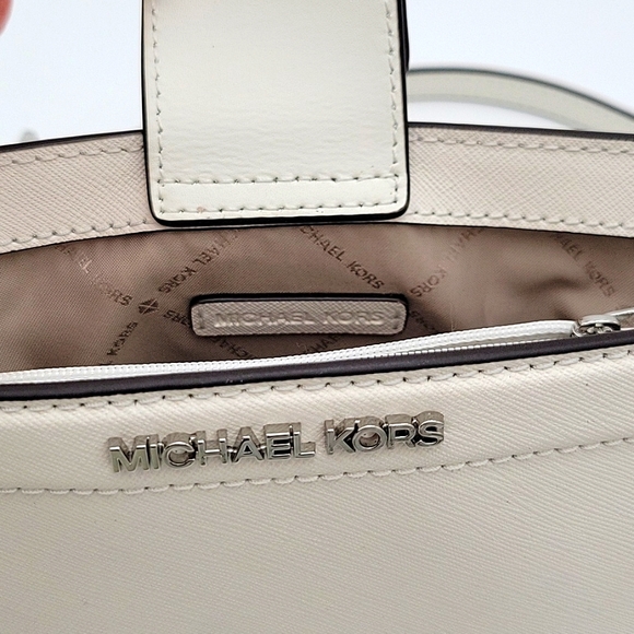 NWT Michael Kors White Crossbody Bag - Picture 11 of 12